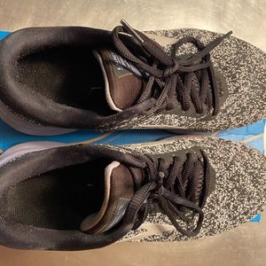 Brooks women’s running shoes size 8